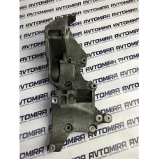Кронштейн генератора VW Passat B6 2.0TDI 2005-2010 03L903139D